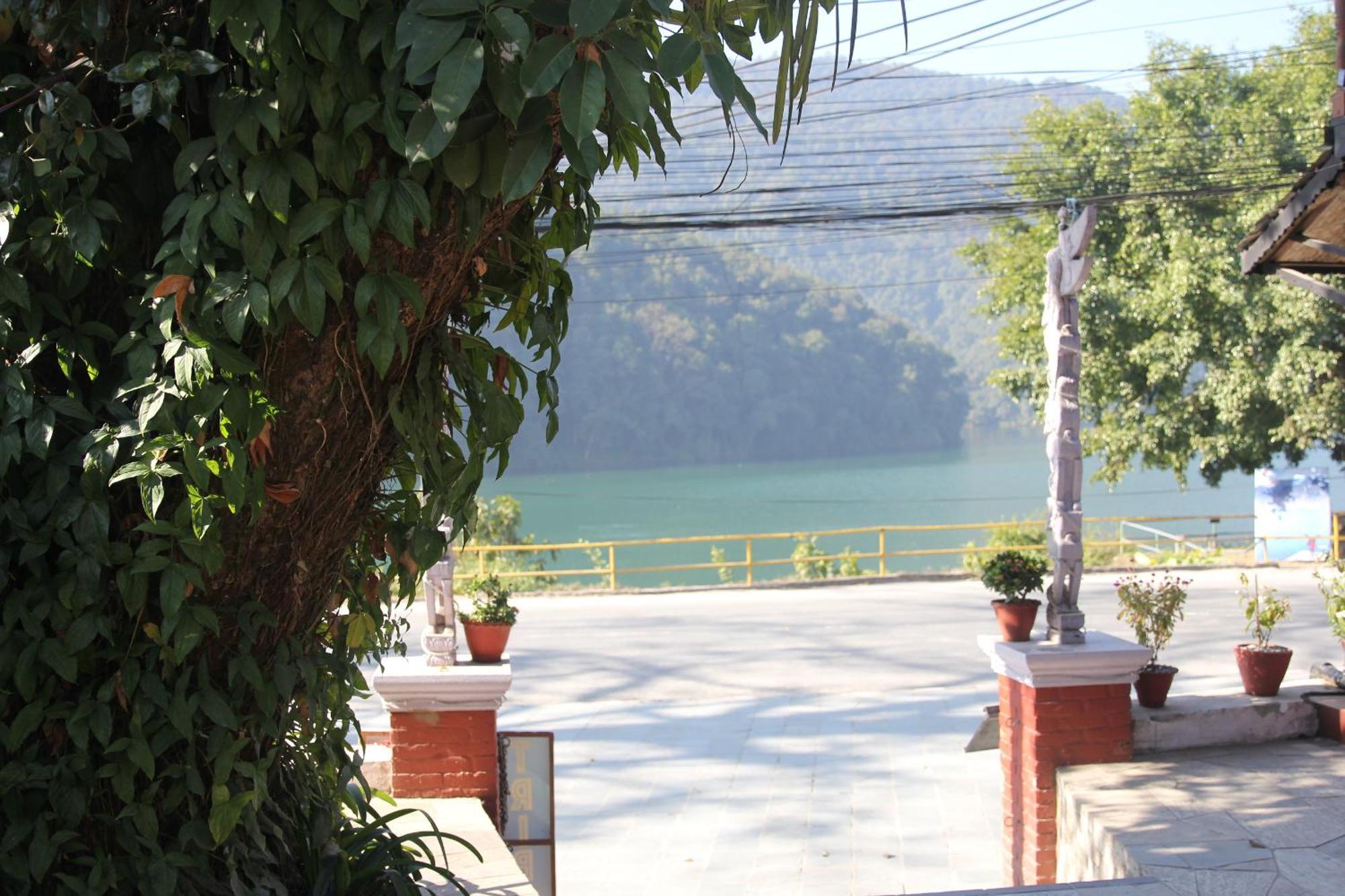 Lake View Resort Pokhara Kültér fotó