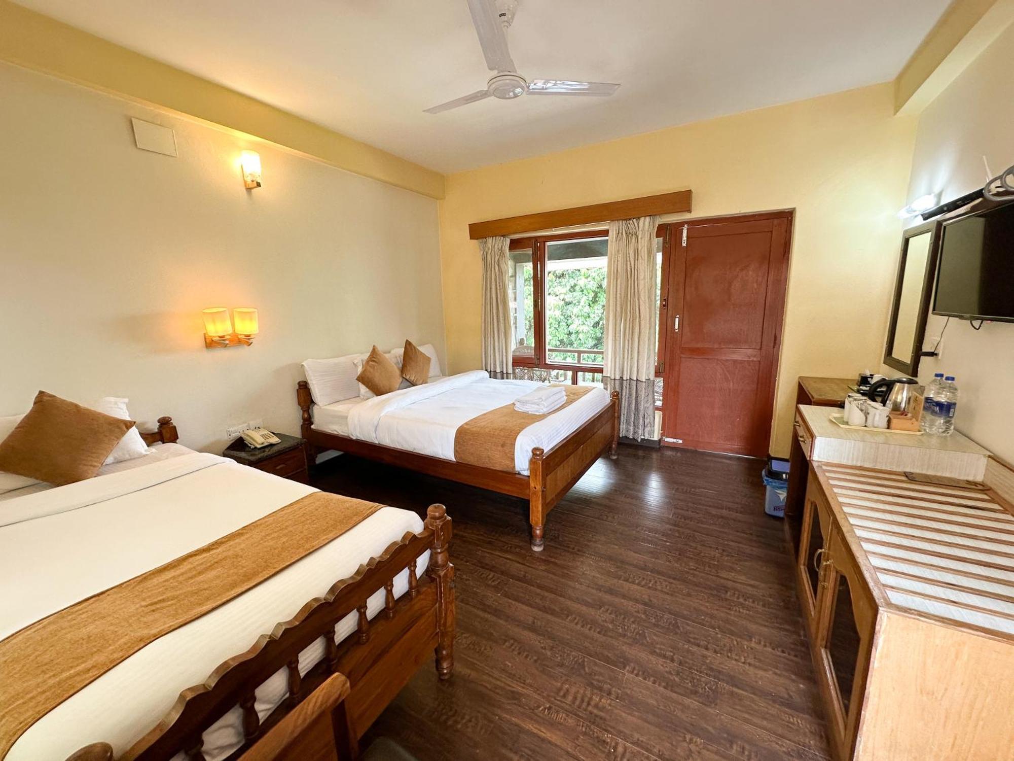 Lake View Resort Pokhara Kültér fotó
